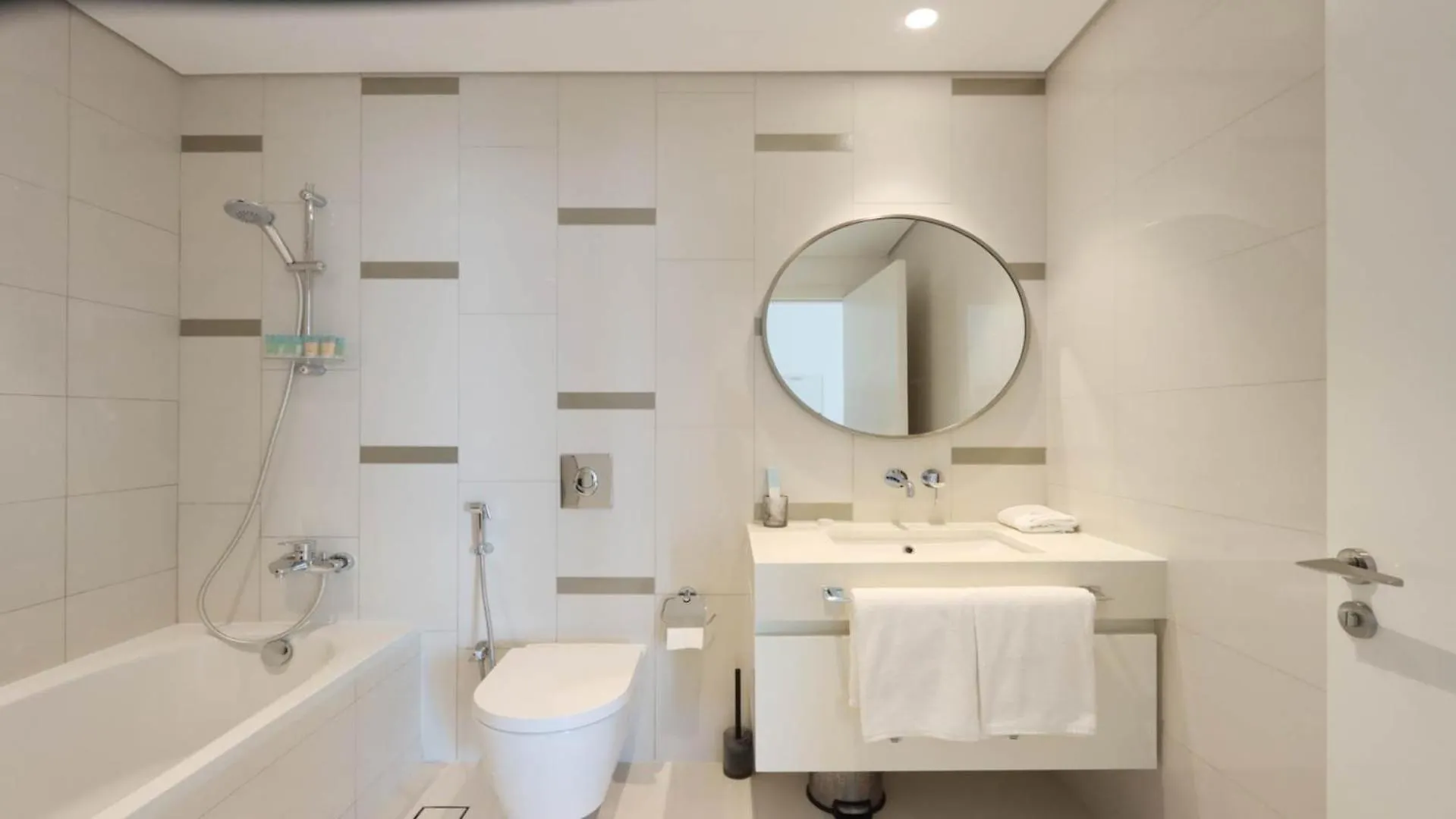 Luxury 2Br, Panoramic Sea Views And Beach Access