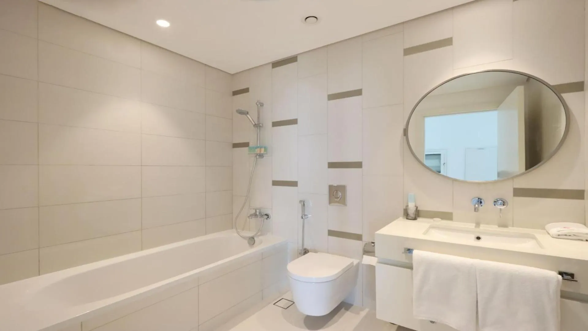 Apartment Luxury 2Br, Panoramic Sea Views And Beach Access